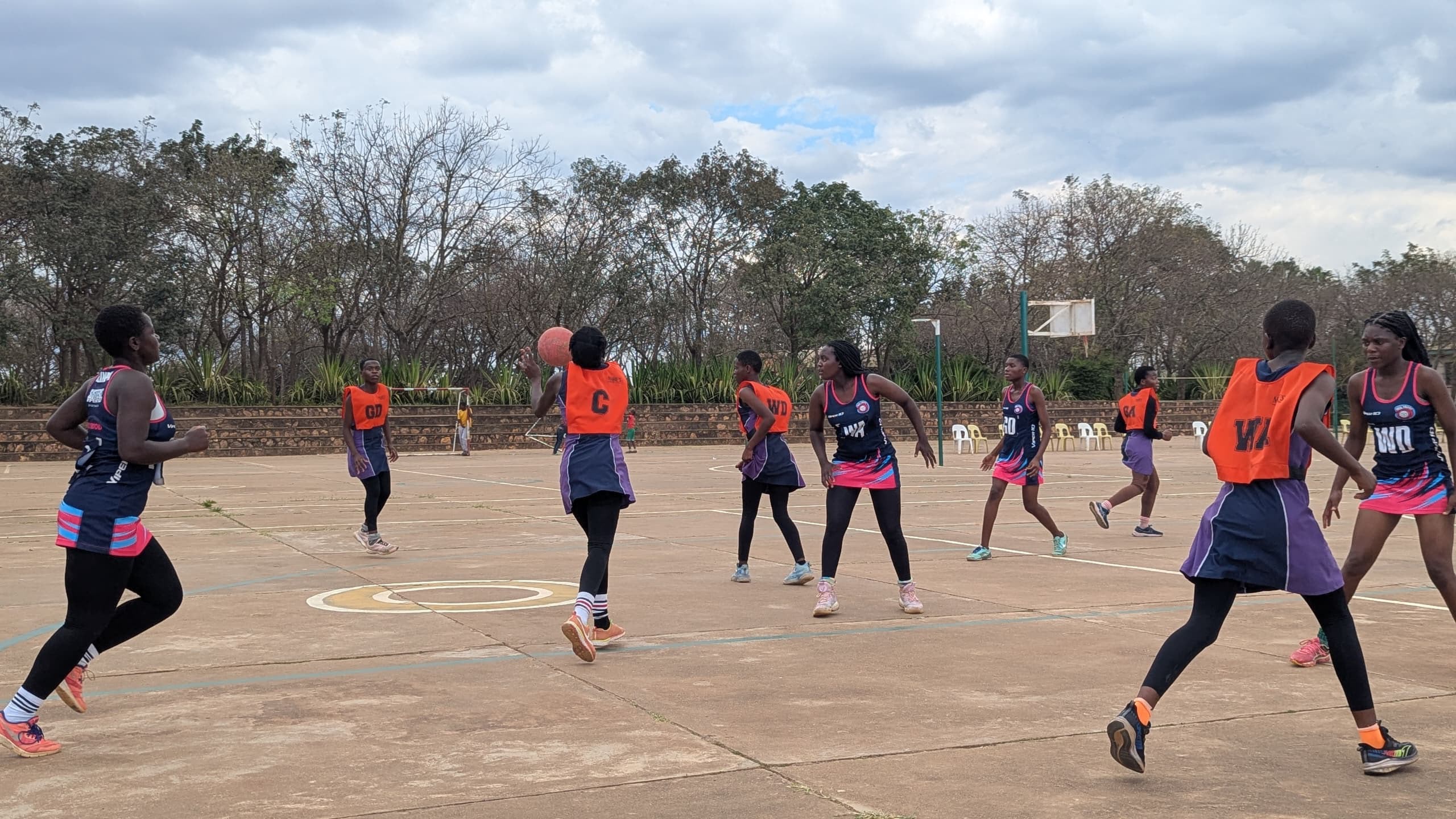Kalulu Queens netball team group photo